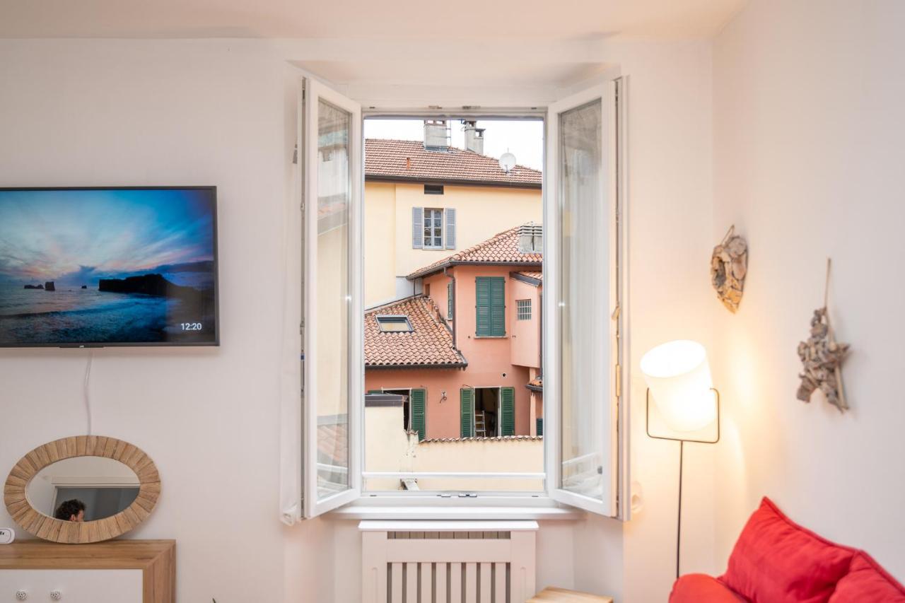 Portatorre Suite, A Charming Apartment In The Heart Of Como, Free Private Parking, Air Conditioning & More! Luaran gambar